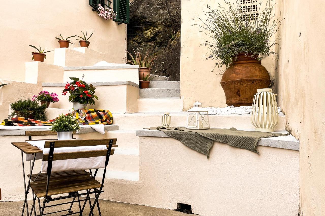 Casa Storica Con Terrazzo Castellina Marittima Exterior foto